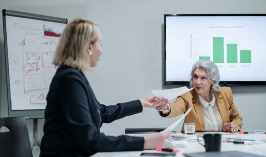 MANAGING UP: Build great relationships with those above you